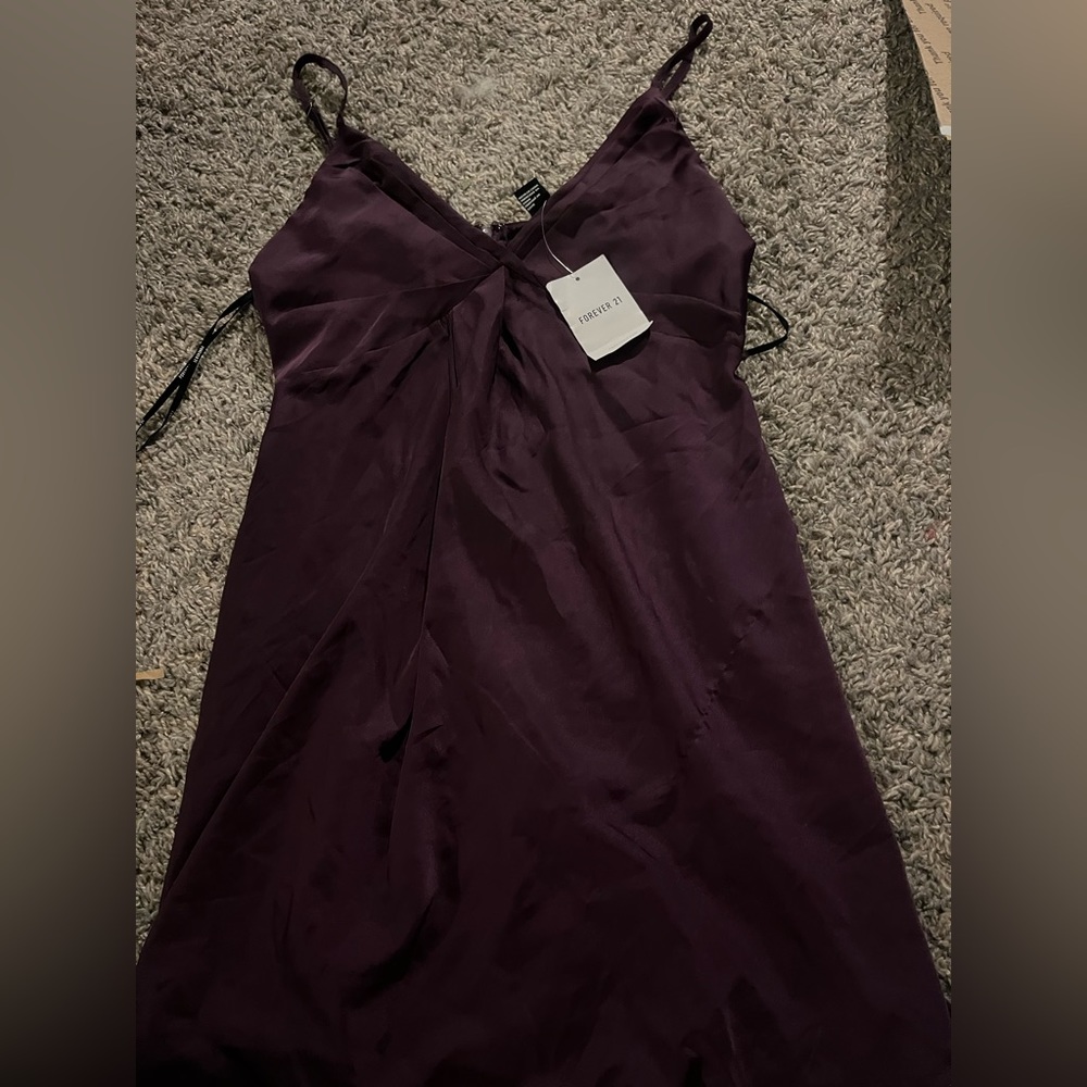 FOREVER 21 SATIN SLIP NWT